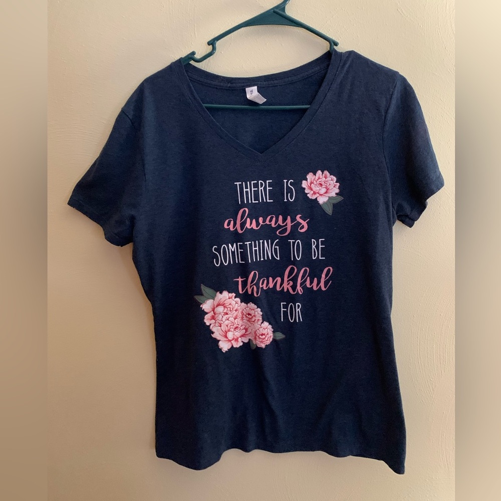 V neck tshirt